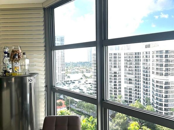 3500 Mystic Pointe Dr 1801, Aventura FL 33180