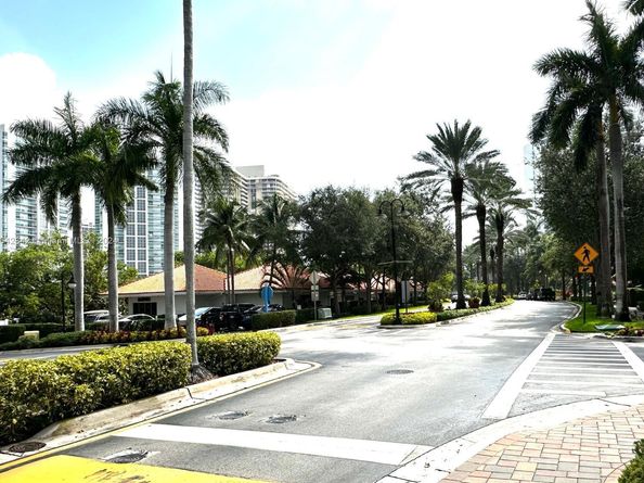 3500 Mystic Pointe Dr 1801, Aventura FL 33180