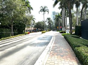 3500 Mystic Pointe Dr 1801, Aventura FL 33180