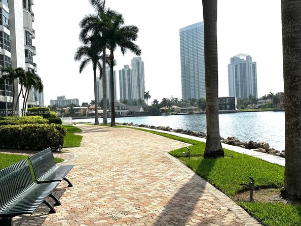 3500 Mystic Pointe Dr 1801, Aventura FL 33180