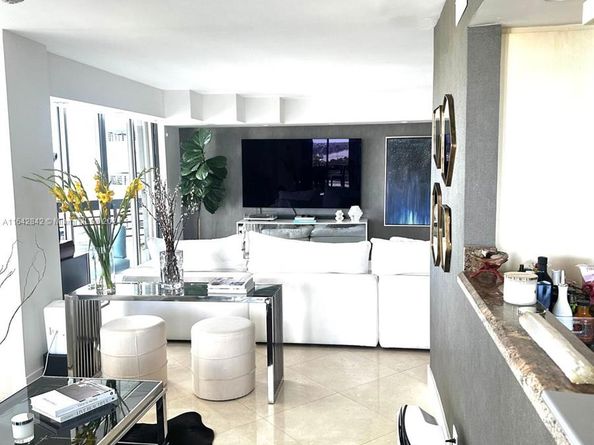 3500 Mystic Pointe Dr 1801, Aventura FL 33180