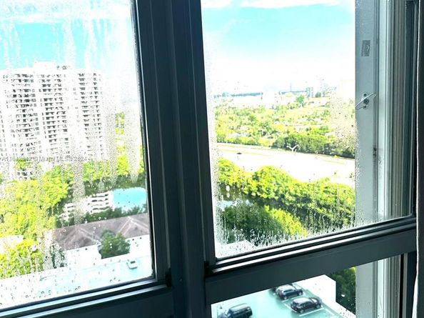 3500 Mystic Pointe Dr 1801, Aventura FL 33180
