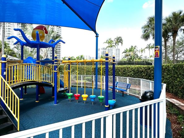 3500 Mystic Pointe Dr 1801, Aventura FL 33180