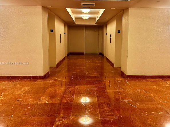 3500 Mystic Pointe Dr 1801, Aventura FL 33180