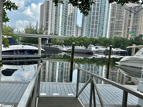 3500 Mystic Pointe Dr 1801, Aventura FL 33180