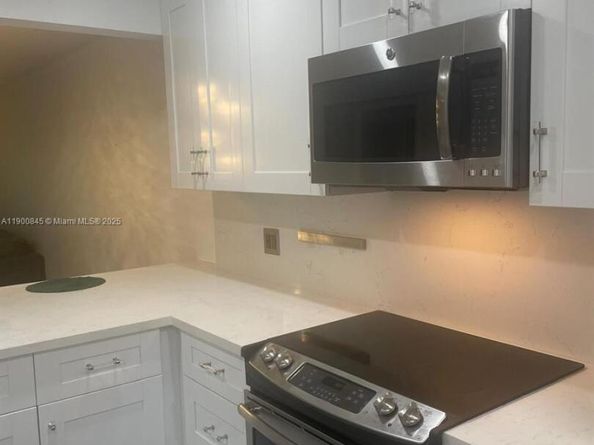 380 Racquet Club Rd 204, Weston FL 33326