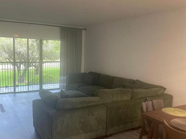 380 Racquet Club Rd 204, Weston FL 33326