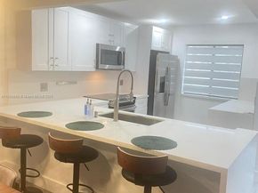 380 Racquet Club Rd 204, Weston FL 33326