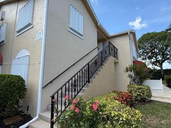 657 Waterside Dr