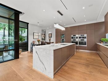 2803 Crystal Ct