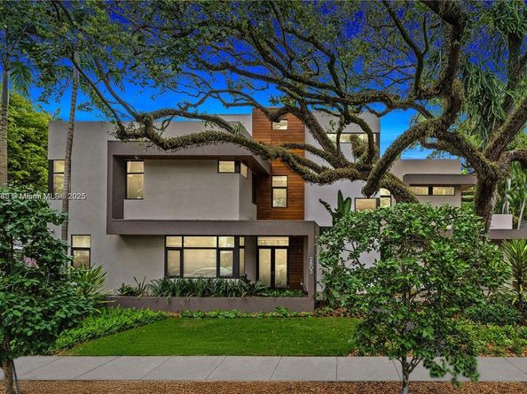 2803 Crystal Ct, Coconut Grove FL 33133