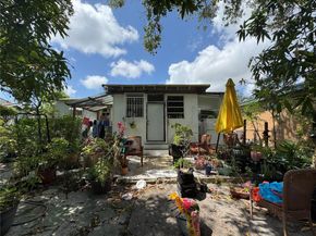 151 NW 64th St, Miami FL 33150
