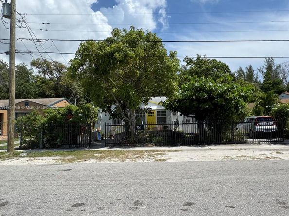 151 NW 64th St, Miami FL 33150