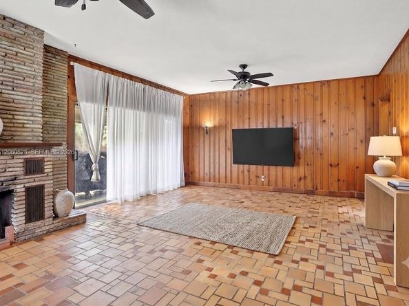 2619 Arthur St, Hollywood FL 33020