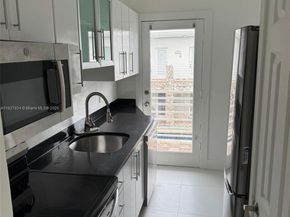 320 85th St 24, Miami Beach FL 33141