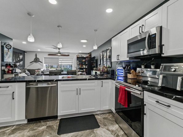 8532 W Southgate Shores Cir, Tamarac FL 33321