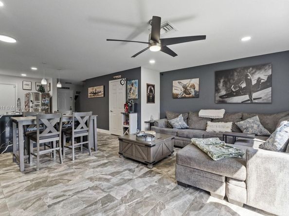 8532 W Southgate Shores Cir, Tamarac FL 33321