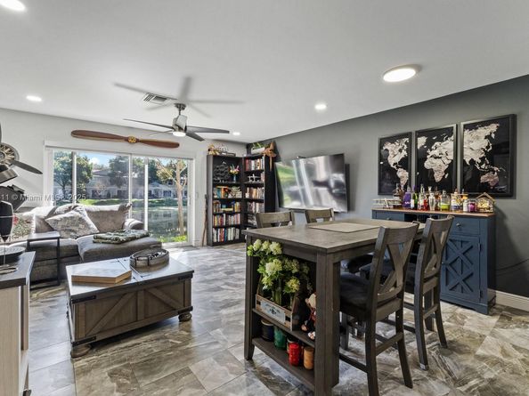 8532 W Southgate Shores Cir, Tamarac FL 33321