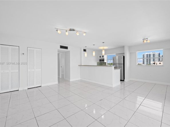 16508 NE 26th Ave 601, North Miami Beach FL 33160