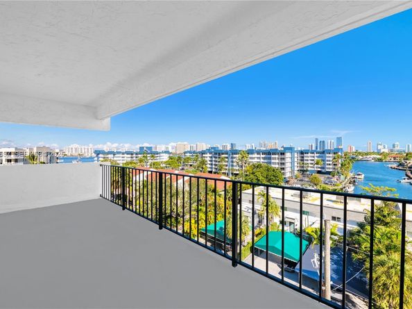 16508 NE 26th Ave 601, North Miami Beach FL 33160