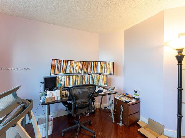 3640 Yacht Club Dr 305, Aventura FL 33180
