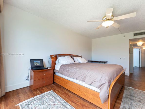 3640 Yacht Club Dr 305, Aventura FL 33180