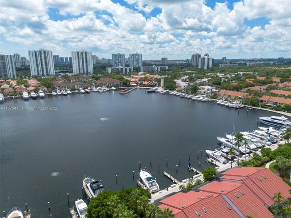3640 Yacht Club Dr 305, Aventura FL 33180