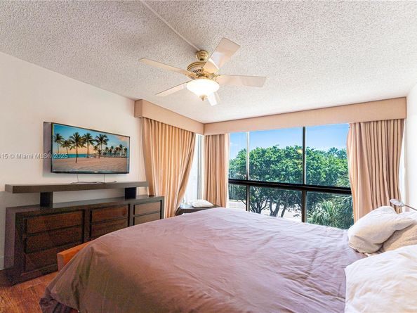 3640 Yacht Club Dr 305, Aventura FL 33180