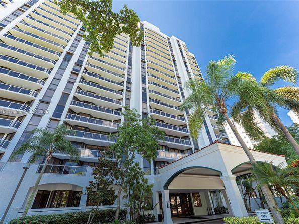 3640 Yacht Club Dr 305, Aventura FL 33180