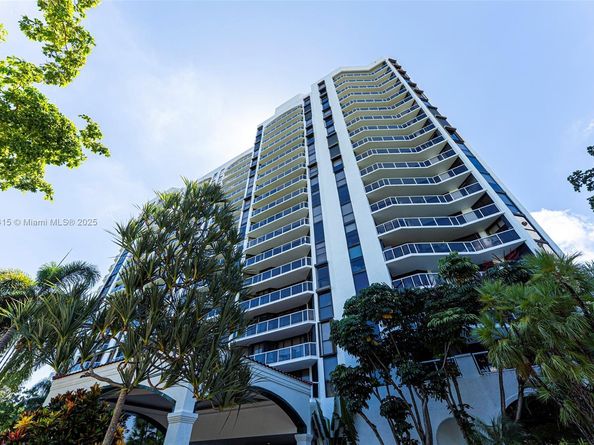 3640 Yacht Club Dr 305, Aventura FL 33180