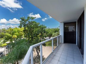 3640 Yacht Club Dr 305, Aventura FL 33180
