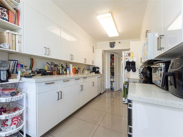 3640 Yacht Club Dr 305, Aventura FL 33180