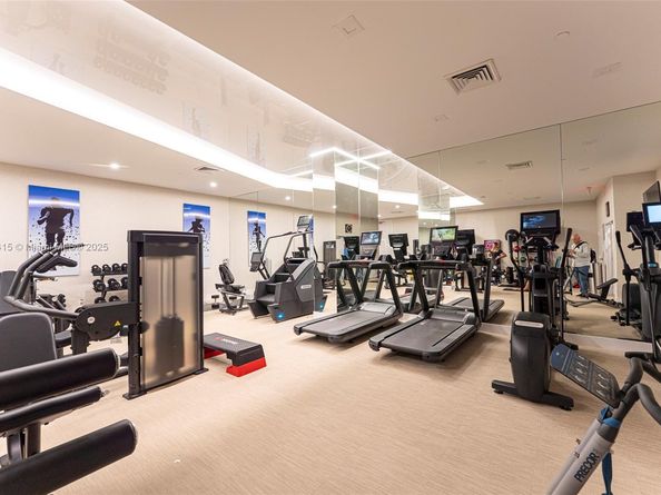3640 Yacht Club Dr 305, Aventura FL 33180