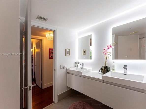 3640 Yacht Club Dr 305, Aventura FL 33180