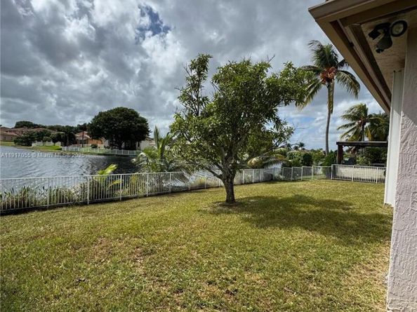 13166 SW 21st St, Miramar FL 33027