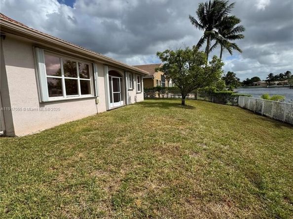 13166 SW 21st St, Miramar FL 33027