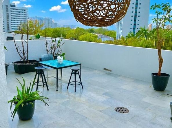10 SW South River Dr 605, Miami FL 33130