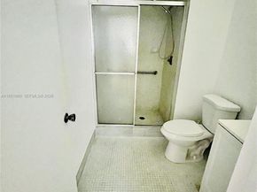 3070 NW 48th Ter 413, Lauderdale Lakes FL 33313