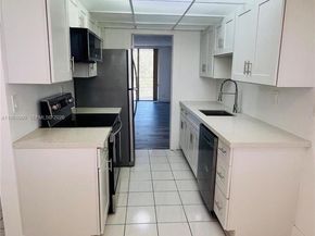 3070 NW 48th Ter 413, Lauderdale Lakes FL 33313