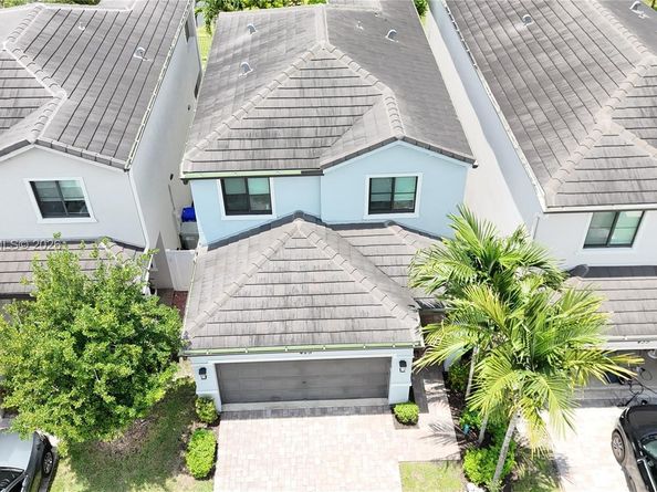 425 NW 33rd Ln, Pompano Beach FL 33069