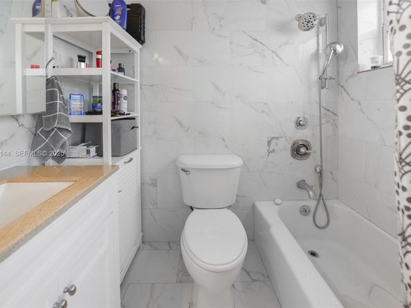 200 NE 12th Ave 6D, Hallandale Beach FL 33009