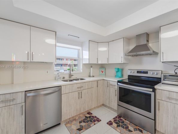 200 NE 12th Ave 6D, Hallandale Beach FL 33009