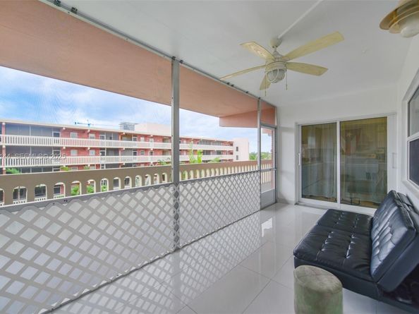 200 NE 12th Ave 6D, Hallandale Beach FL 33009