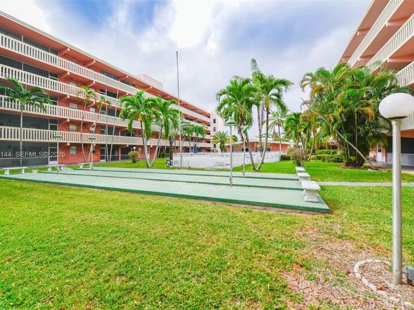 200 NE 12th Ave 6D, Hallandale Beach FL 33009