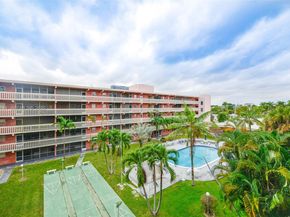 200 NE 12th Ave 6D, Hallandale Beach FL 33009