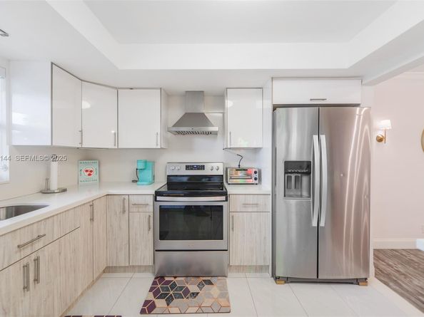 200 NE 12th Ave 6D, Hallandale Beach FL 33009