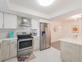 200 NE 12th Ave 6D, Hallandale Beach FL 33009