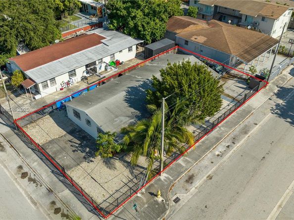 599 NW 33rd St, Miami FL 33127