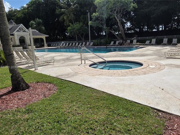 8066 Sanibel Dr 8066, Tamarac FL 33321