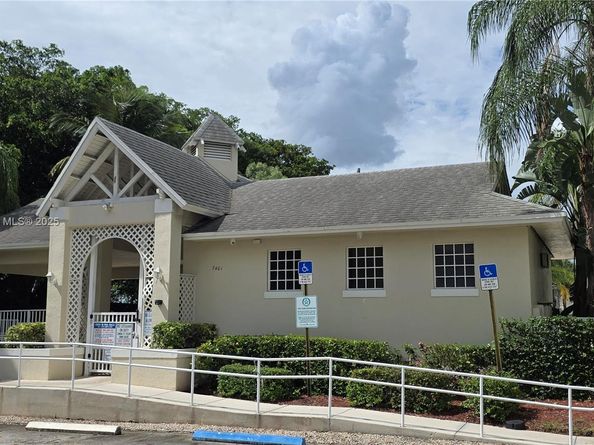 8066 Sanibel Dr 8066, Tamarac FL 33321